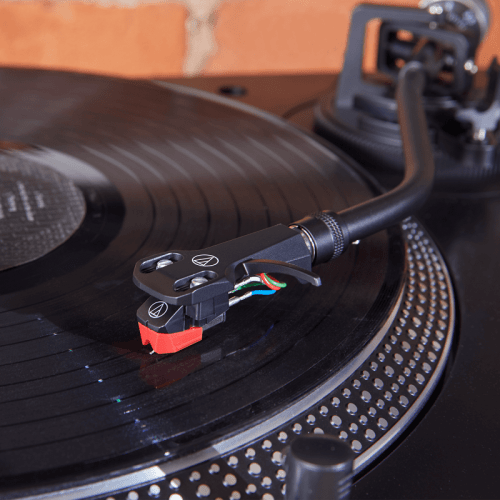 Доза Audio-Technica АТ-VM95ML на достъпна цена от Аудио Арте Доза Audio-Technica АТ-VM95ML,Доза,Audio-Technica АТ-VM95ML,ММ Доза,Audio-Technic, АТ-VM95ML,Стерео,Cartrige,Turntable,Грамофон