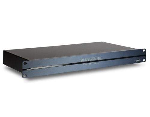 Bluesound Professional B400S – преден панел на 4‑зонов мрежов музикален плеър