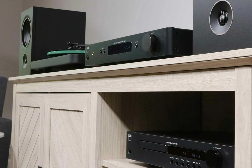 Ревю за NAD C 338 - хибриден цифров DAC усилвател на достъпна цена от Аудио Арте NAD C 338