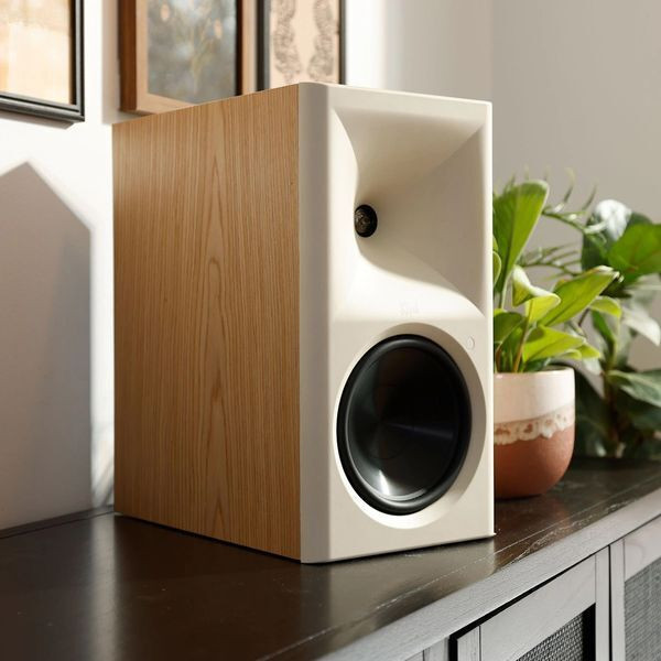 Klipsch The Sevens II активни Hi‑Fi тонколони с Dolby Atmos, HDMI 2.1 eARC и премиум дървен дизайн